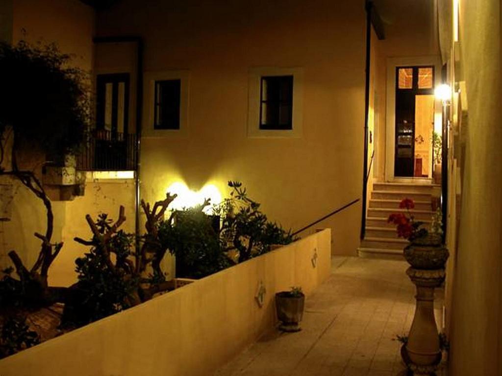 Il Giardino Del Barocco Bed & Breakfast Noto Exterior photo