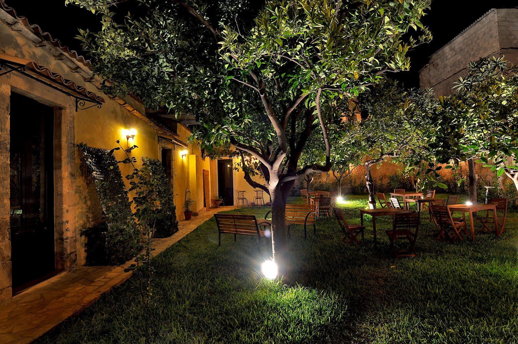 Il Giardino Del Barocco Bed & Breakfast Noto Exterior photo